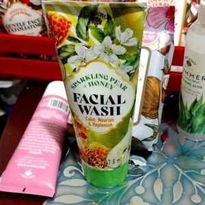 Sparkling Pear + Honey facial care bundle